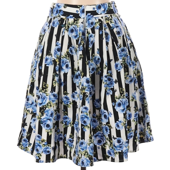 Vintage Style Size M Casual Skirt/ Gently Used - Picture 2 of 2